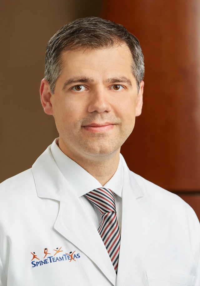 Anton Vladimir Zaryanov, DO